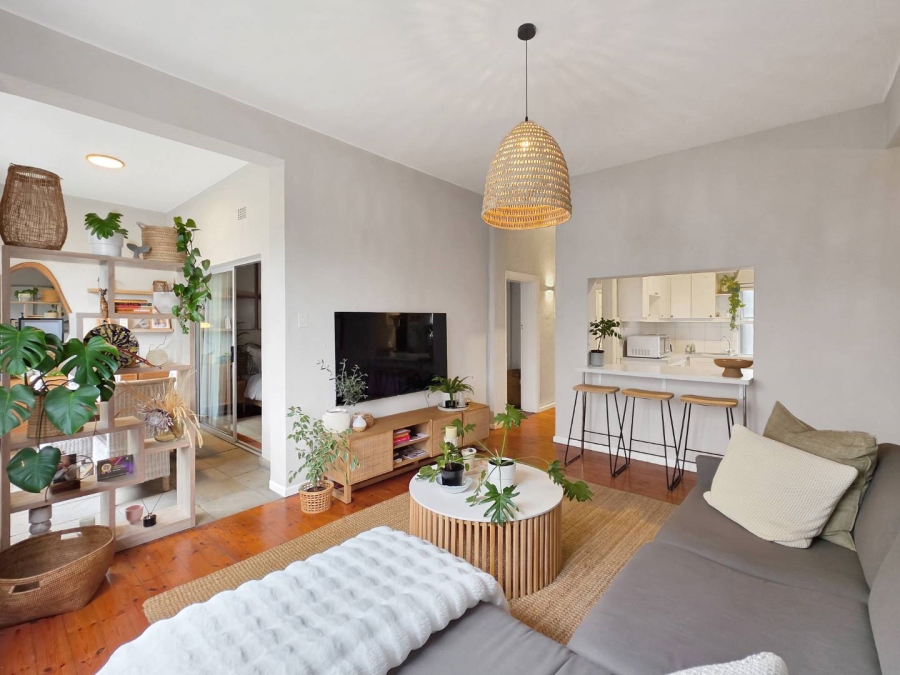 To Let 2 Bedroom Property for Rent in Green Point Western Cape